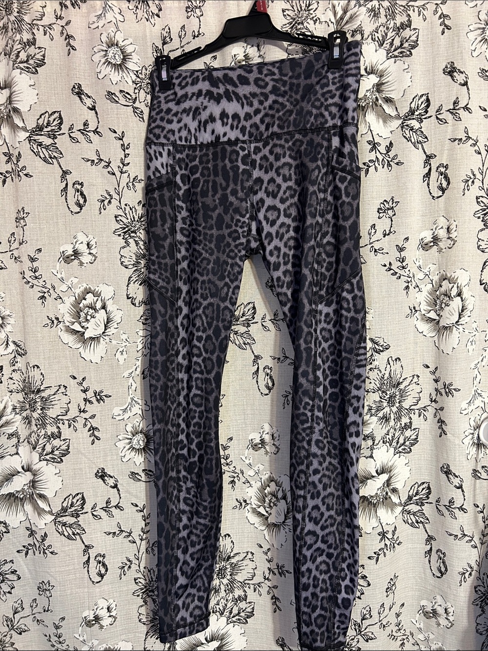 High-Waist Gray Leopard Print Leggings
